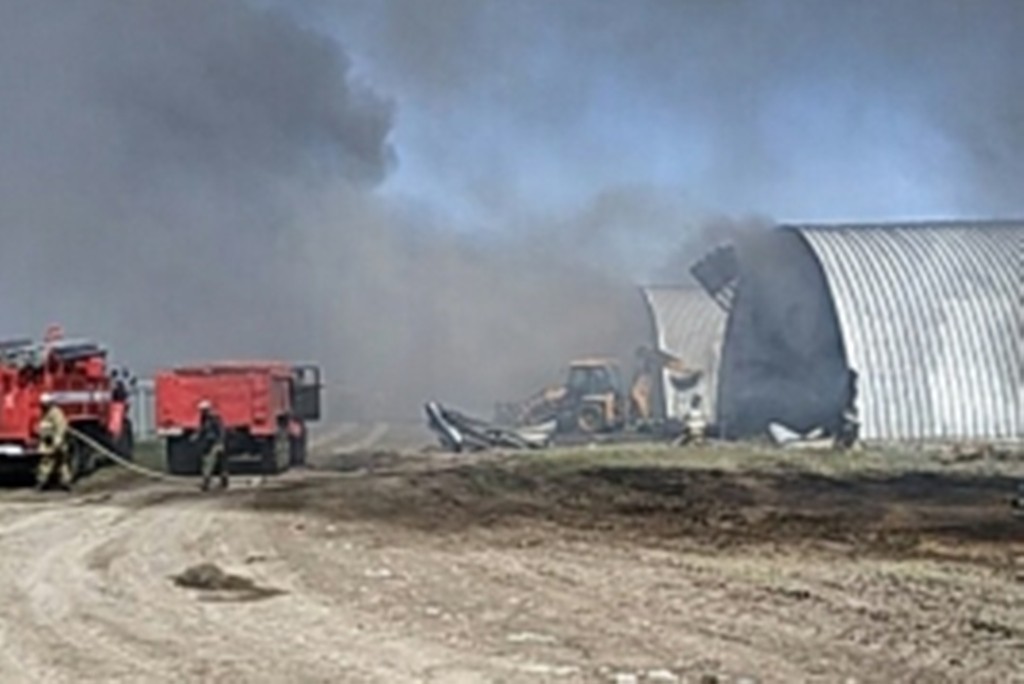 Пожар в Илекском районе. Фото: официальный сайт главного управления МЧС России по Оренбургской области