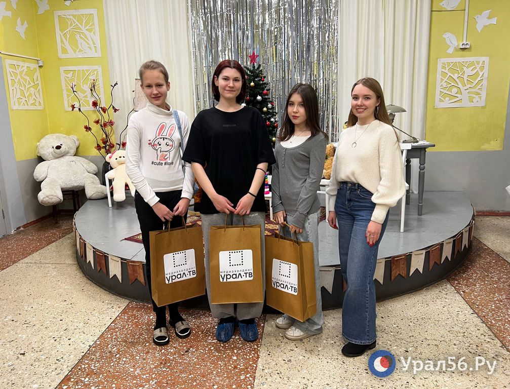 Медиахолдинг поздравил воспитанниц художественной школы