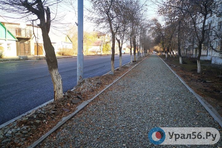 Обустройство тротуаров в Оренбурге, фото из архива