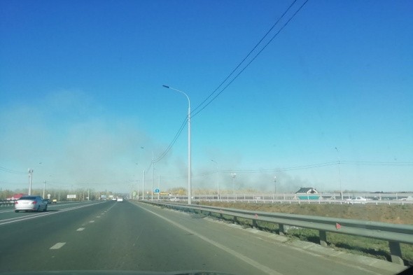 В Оренбурге сильный степной пожар