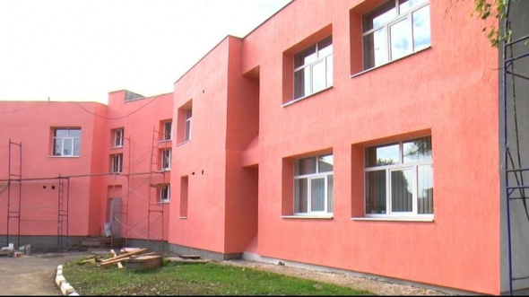 Рабочие из Оренбургской области раньше срока завершили ремонт школы искусств в Перевальском районе ЛНР