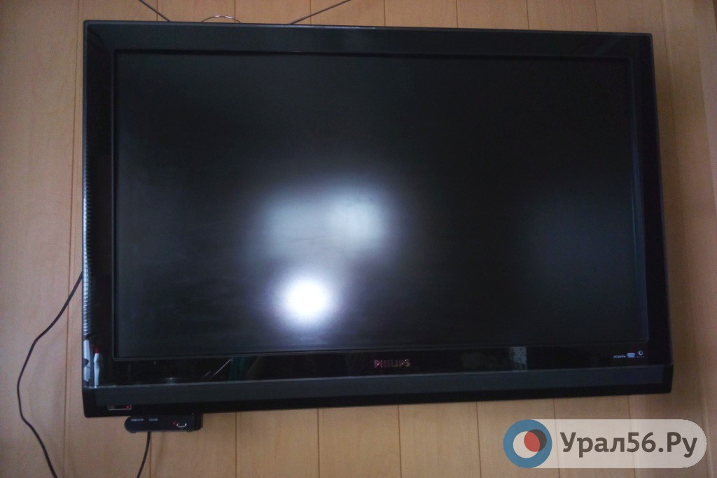 Не все телевизоры способны принимать цифровой сигнал, поэтому устанавливается дополнительное оборудование