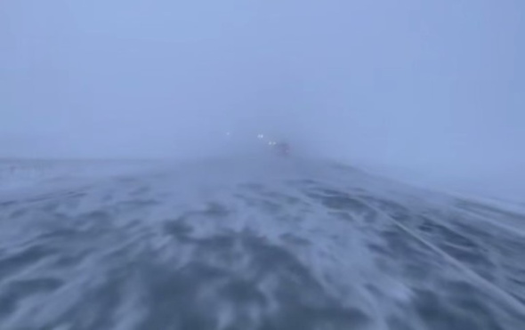 Трасса Оренбург - Орск сегодня сухая, но с метелью