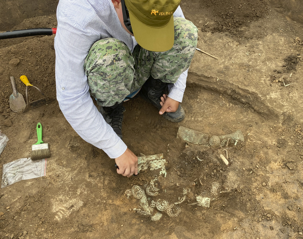 Расчистка жертвенного комплекса. Фото: Пресс-служба Института археологии РАН