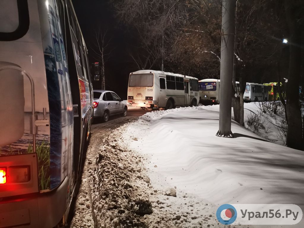 На дорогах Оренбурга. Фото из архива
