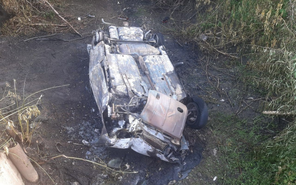 На трассе Оренбургской области перевернулся и загорелся автомобиль. Водитель был пьян