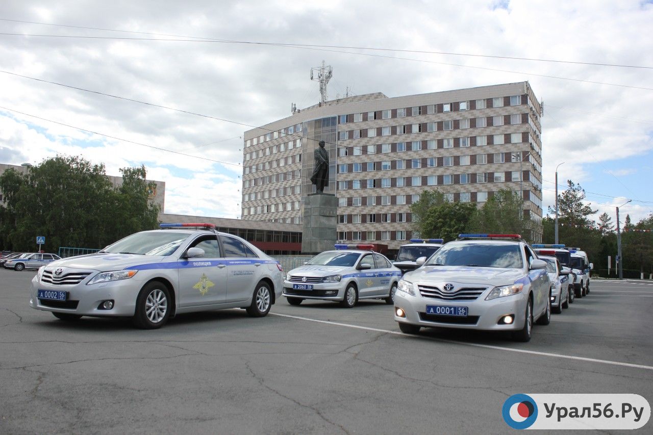Автомобили полиции, пл. им. Ленина, Оренбург