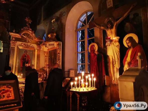 Православные жители Оренбурга сегодня отмечают Рождество Христово 