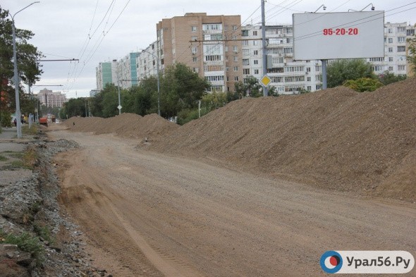 Дорожные работы в Оренбурге, вызывающие опасения по срокам исполнения, взял на контроль региональный минстрой