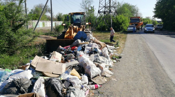 С двух свалок на «зеленхозовской» объездной в Орске вывезли более 58 тонн мусора