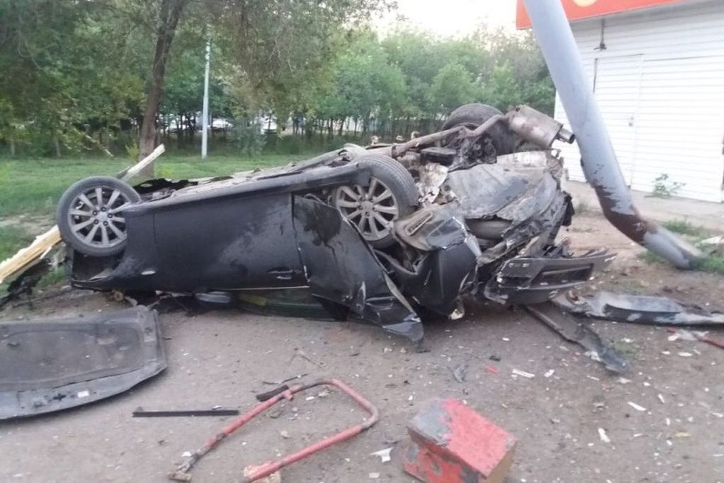 Автомобиль получил сильнейшие механические повреждения 