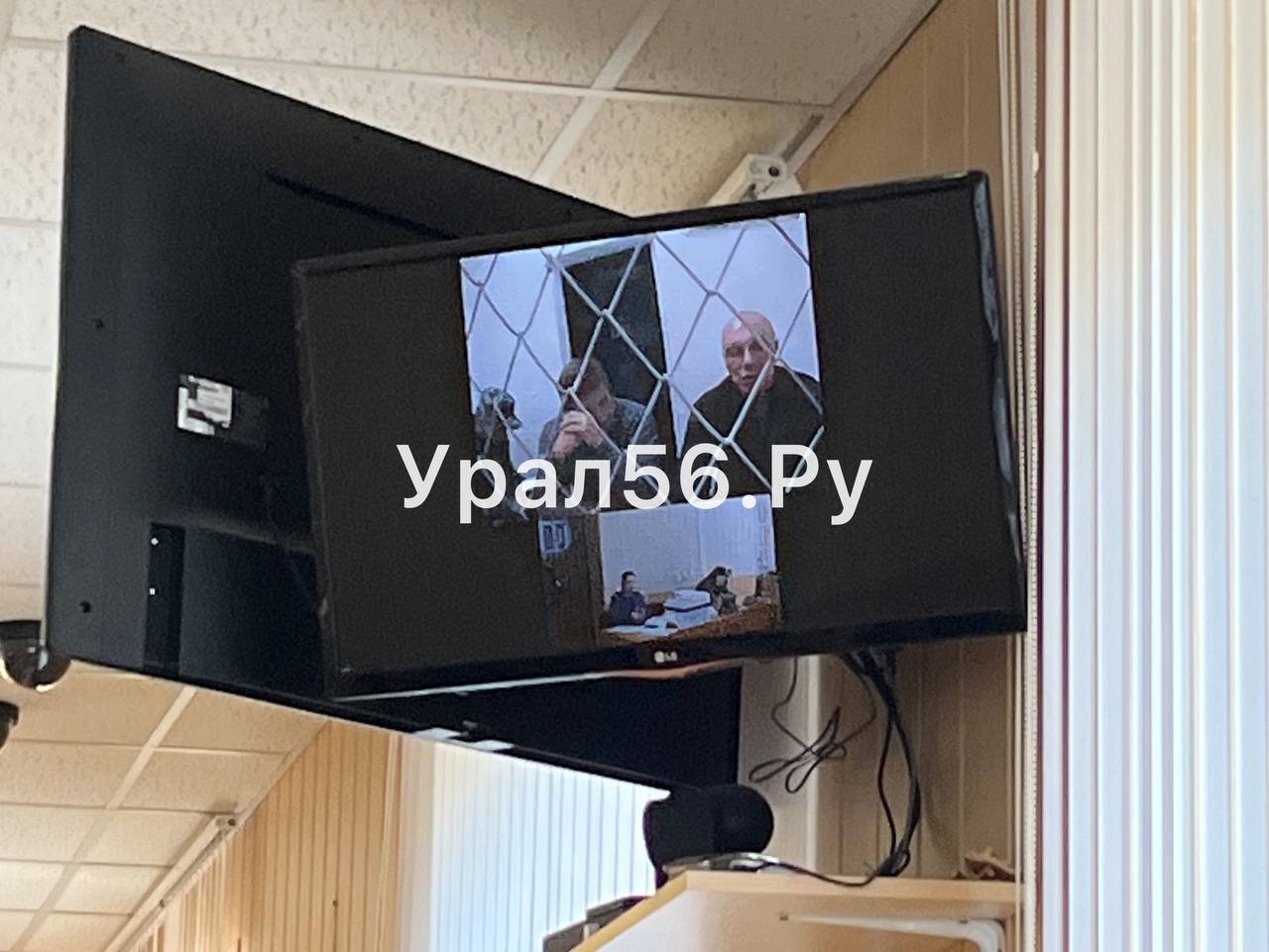 В орском присутствии Оренбургского областного суда. Сергей Варкентин справа