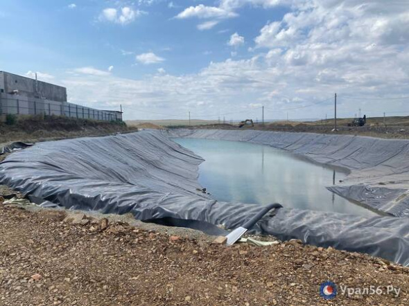 В Орске на Мостострое начали заполнять искусственный водоем