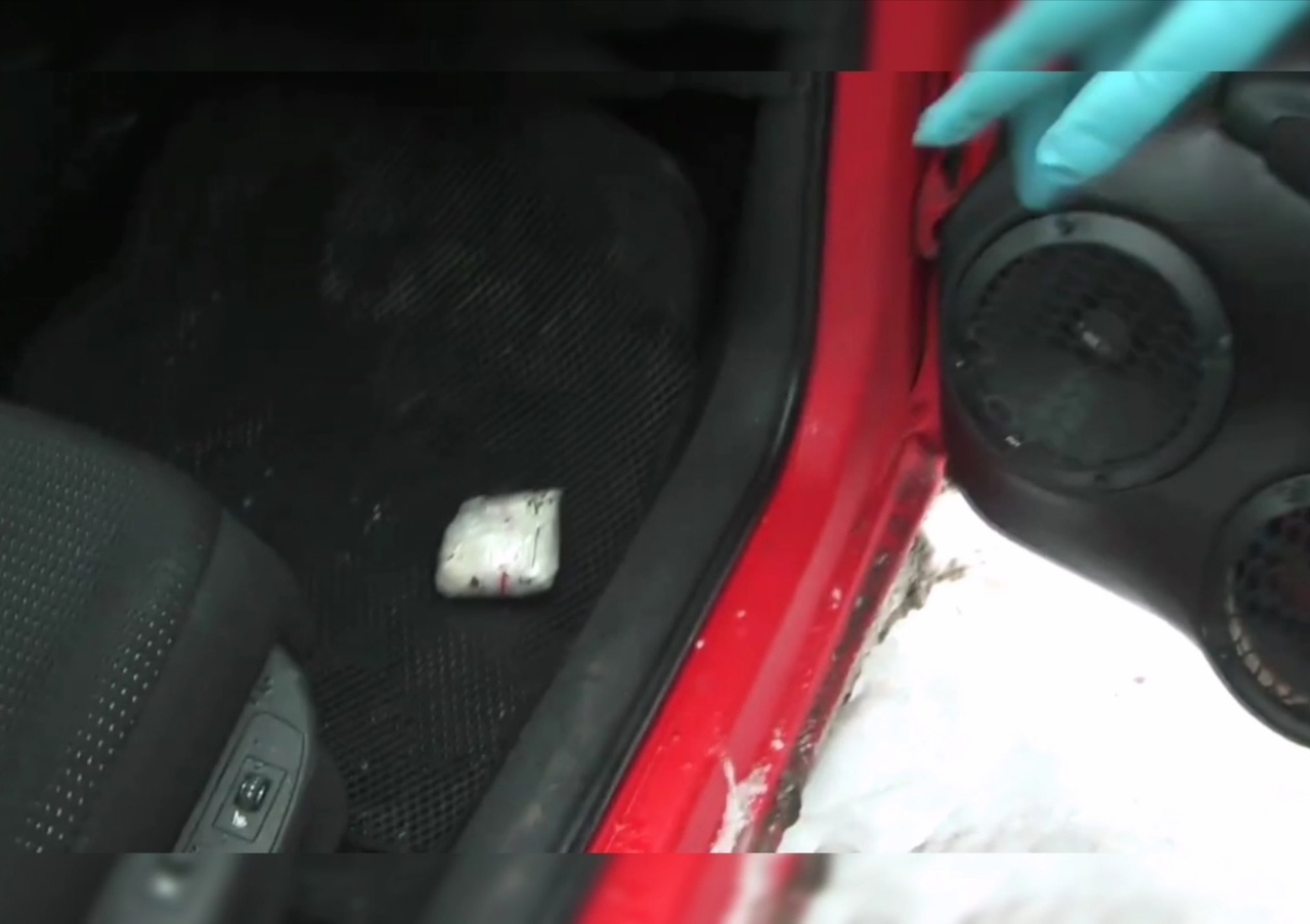 СМИ: в Оренбурге к 7,5 годам тюрьмы приговорили двух мужчин, которые пытались распространять наркотические вещества (видео с задержания)