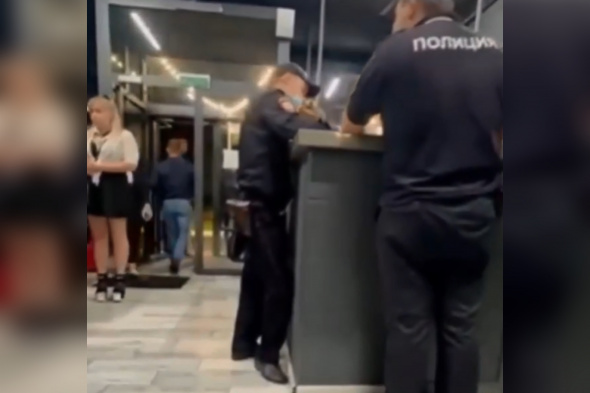 В ночной клуб Оренбурга нагрянула полиция (видео)