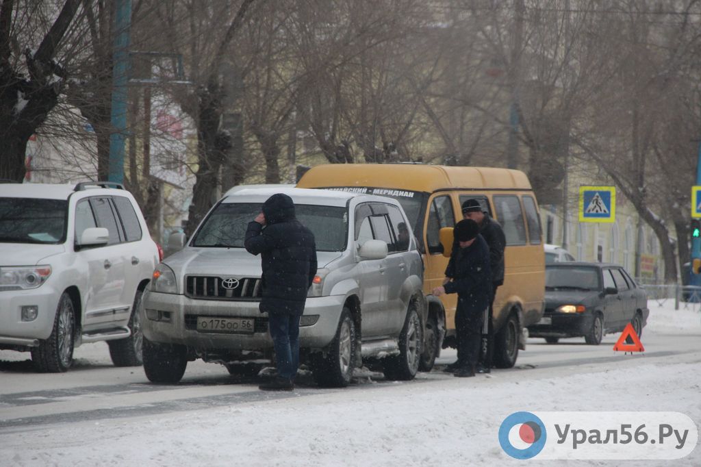 Автомобиль замглавы Орска попал в ДТП в центре города