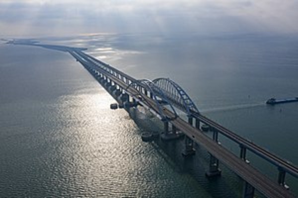 Крымский мост. Источник фото: wikipedia