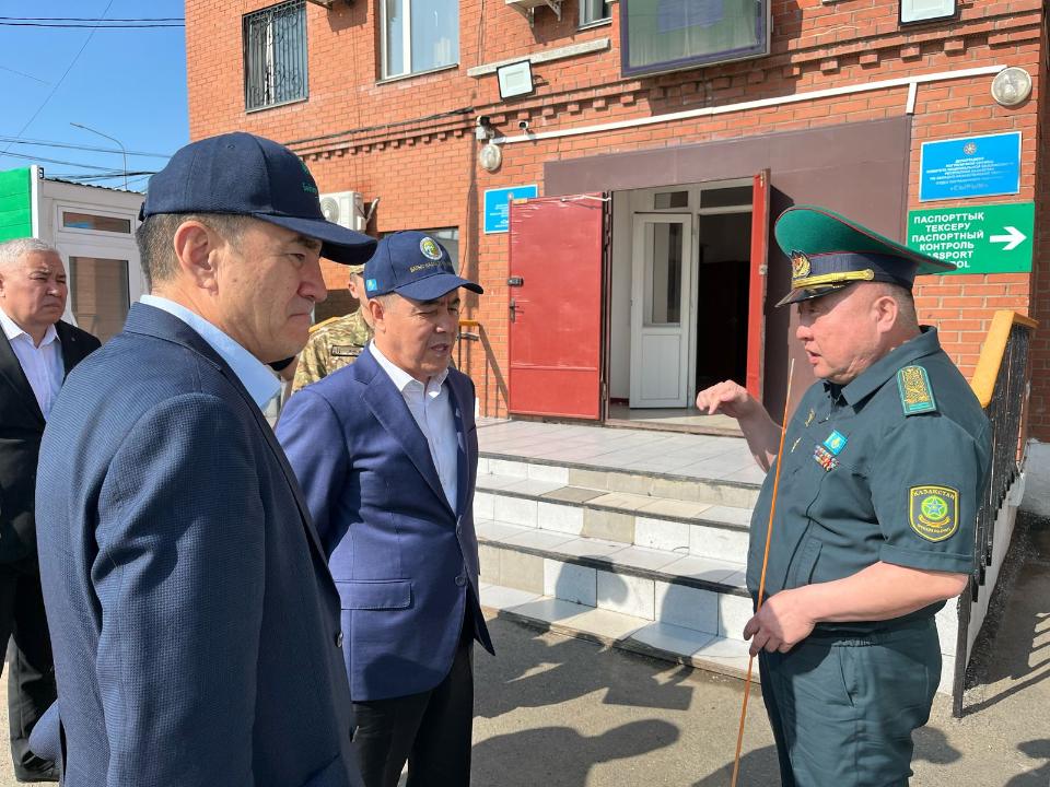 Пункт «Сырым» во время посещения его Акимом ЗКО