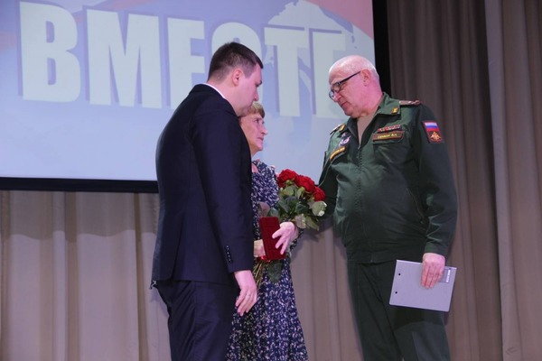 На награждении. Источник: администрация Бузулука