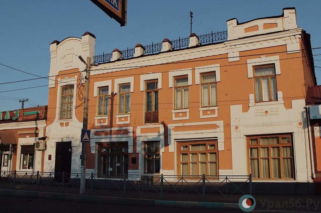 В здании библиотеки имени Шевченко живут духи?