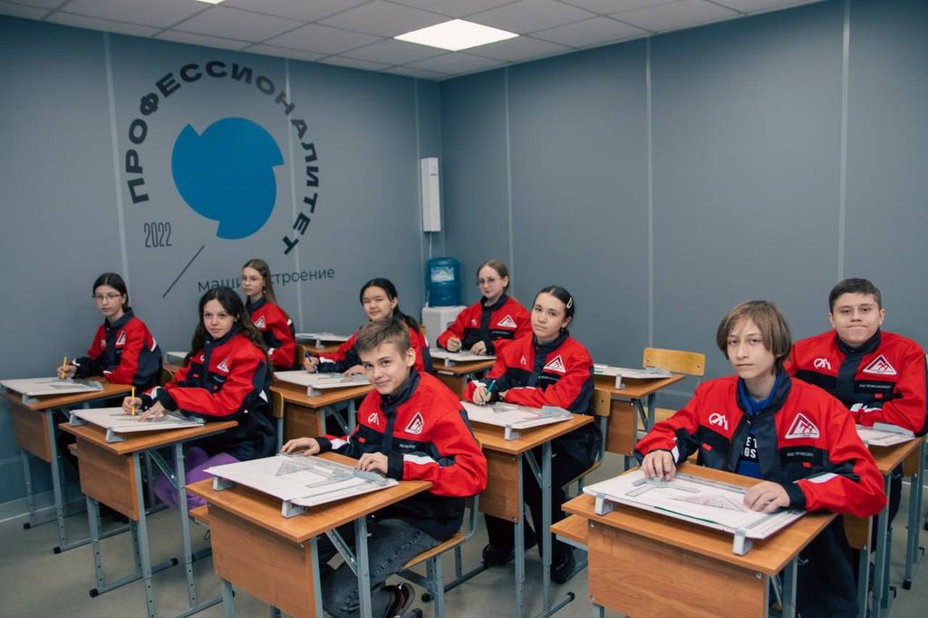 Учащиеся «Профессионалитета». Фото: тг-канал Дениса Паслера