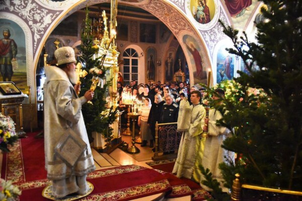 Божественная литургия в честь Рождества прошла ночью в Никольском соборе Оренбурга