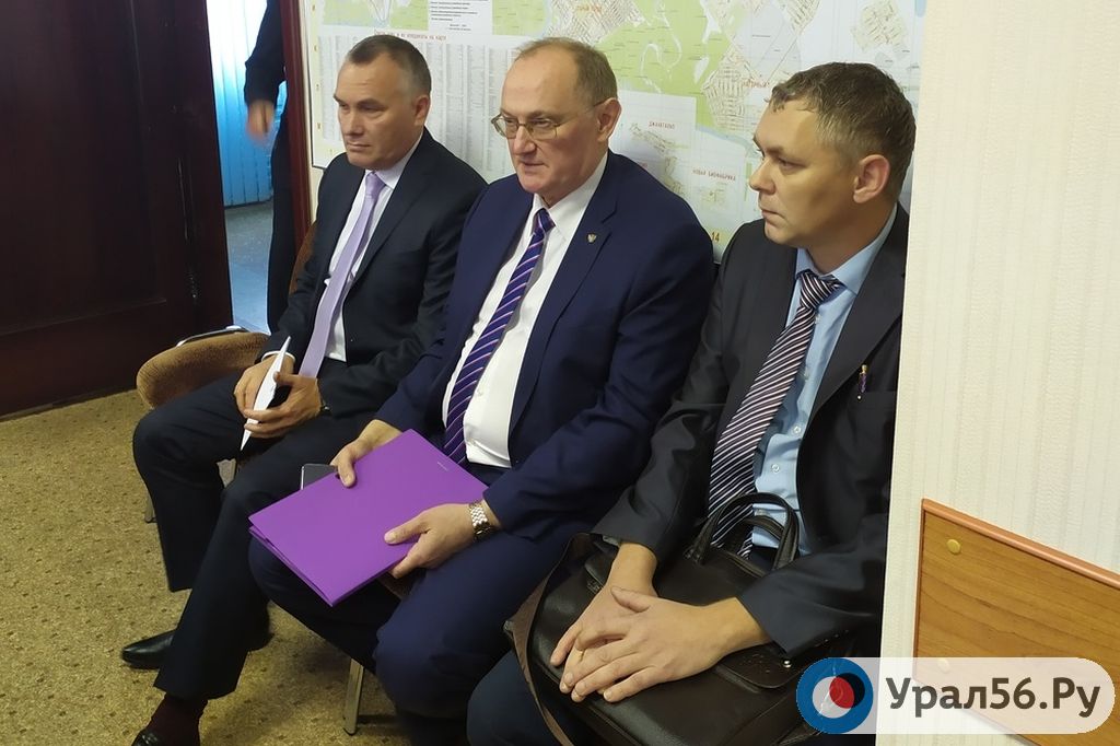 Кандидаты в главы Орска: Василий Козупица, Валерий Назин, Александр Сиюгалеев (слева направо) на выборах в октябре 2019 года