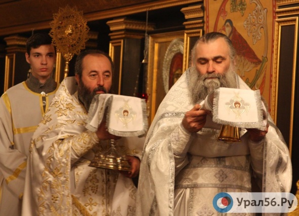 В православных храмах Орской епархии прошли рождественские службы