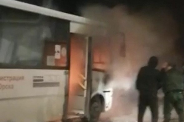 В Орске на ОЗТП загорелся пассажирский автобус