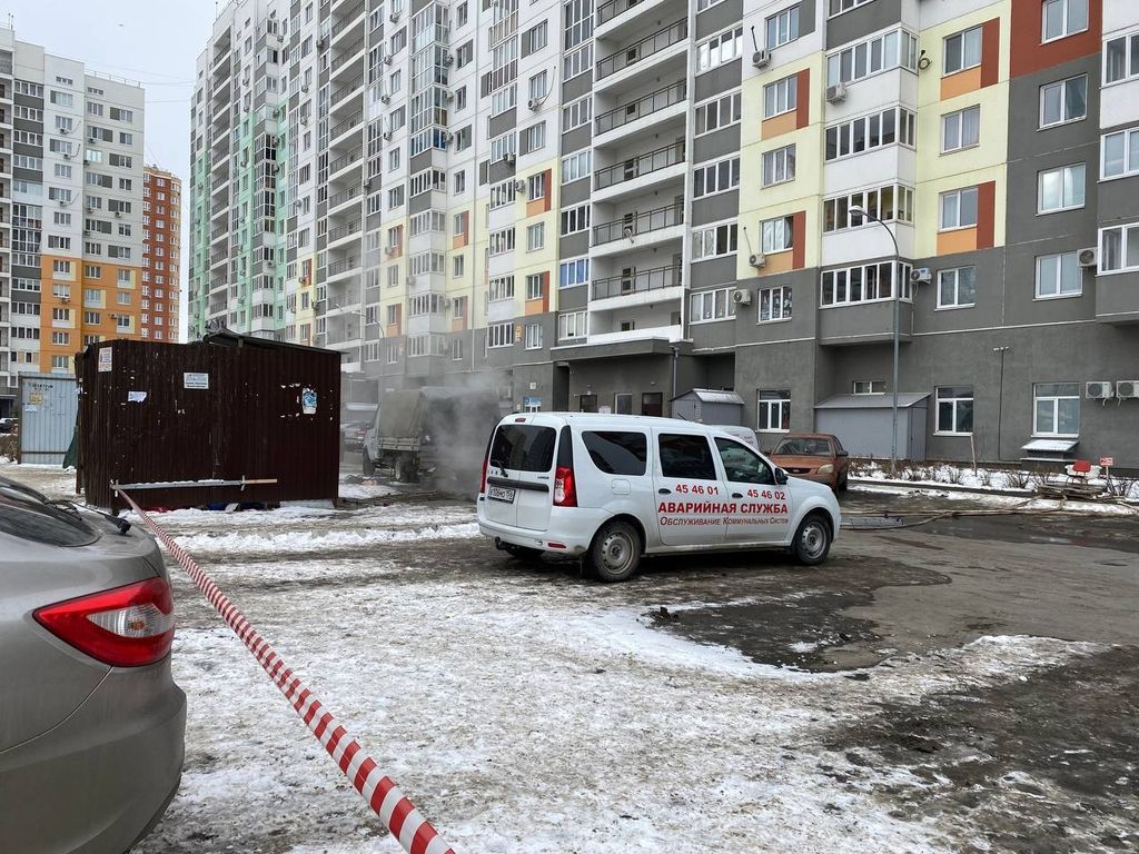 Устранение утечки на теплоносителе, Оренбург, Северо-Восточный район, 18 января 2023 года
