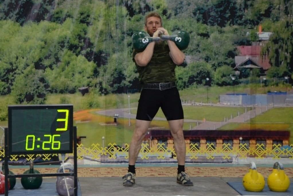 Оренбургский священник взял бронзу на чемпионате России по гиревому спорту