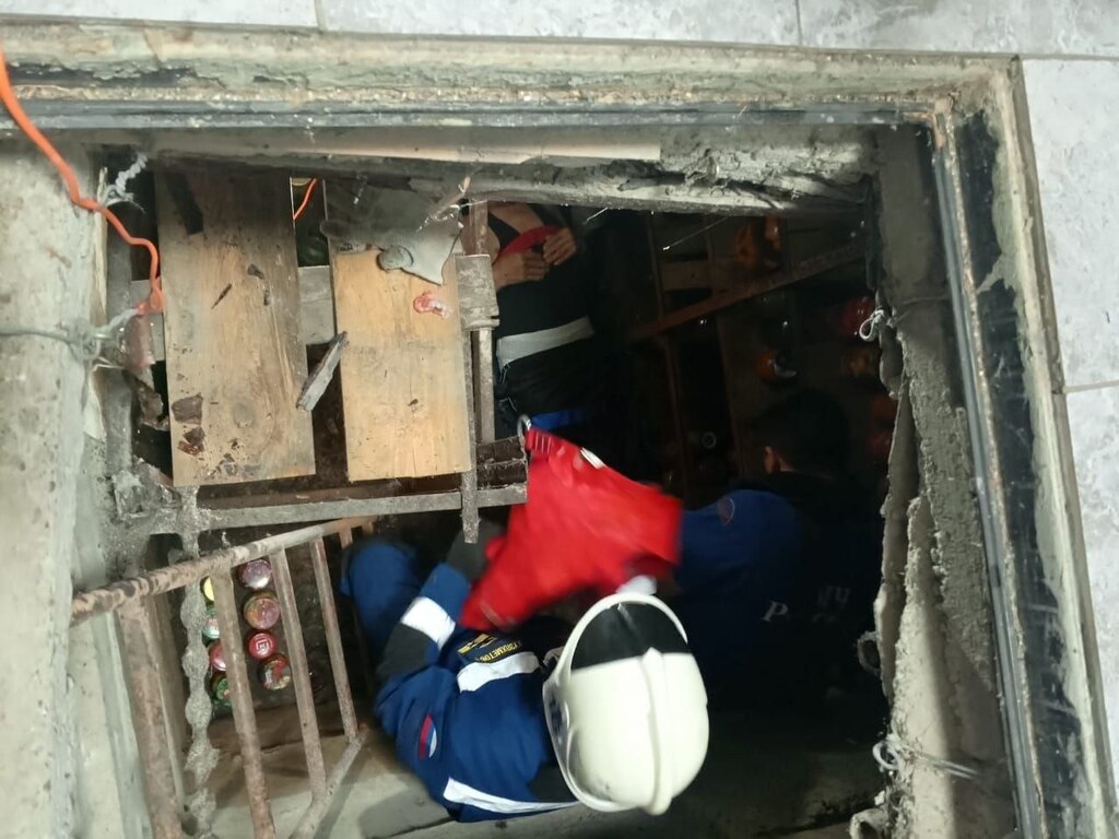 Спасение пенсионера. Фото: Администрация Оренбурга