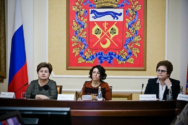 Почти все члены управления работают в Доме Советов