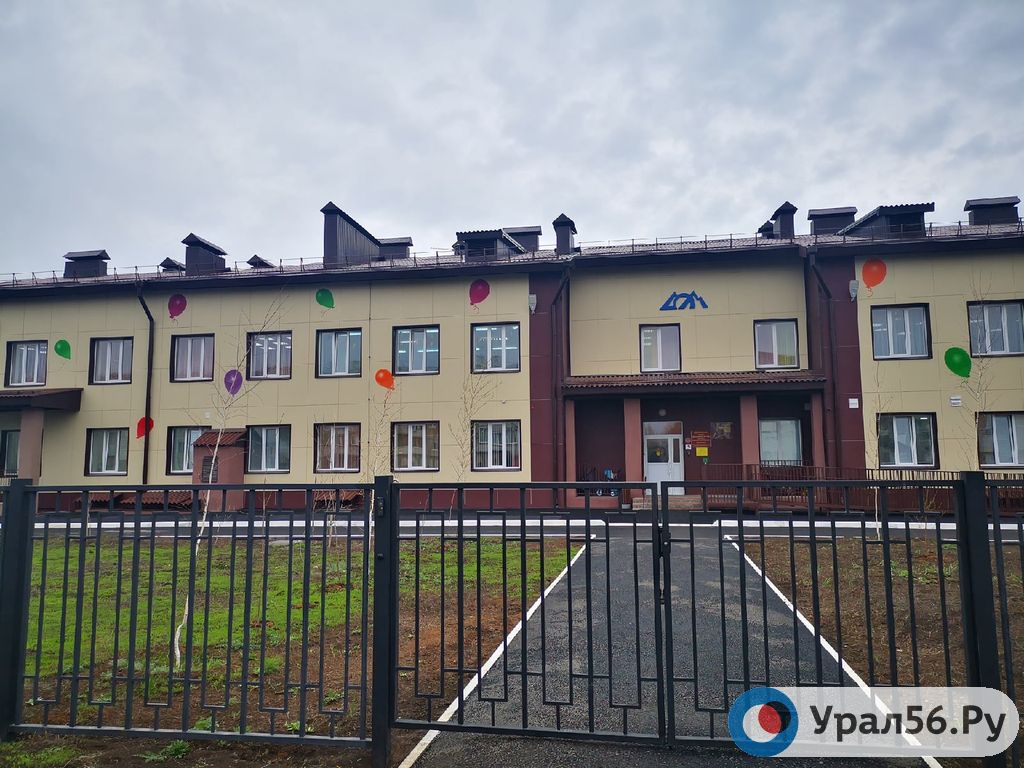 Денис Паслер и Сергей Салмин посетили детский сад в Пристанционном, который долго не открывался