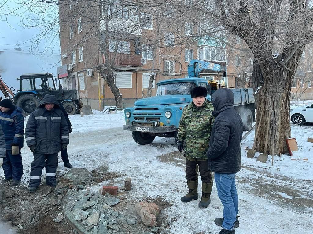 На месте коммунальной аварии. Фото: ТГ-канал Василия Козупицы