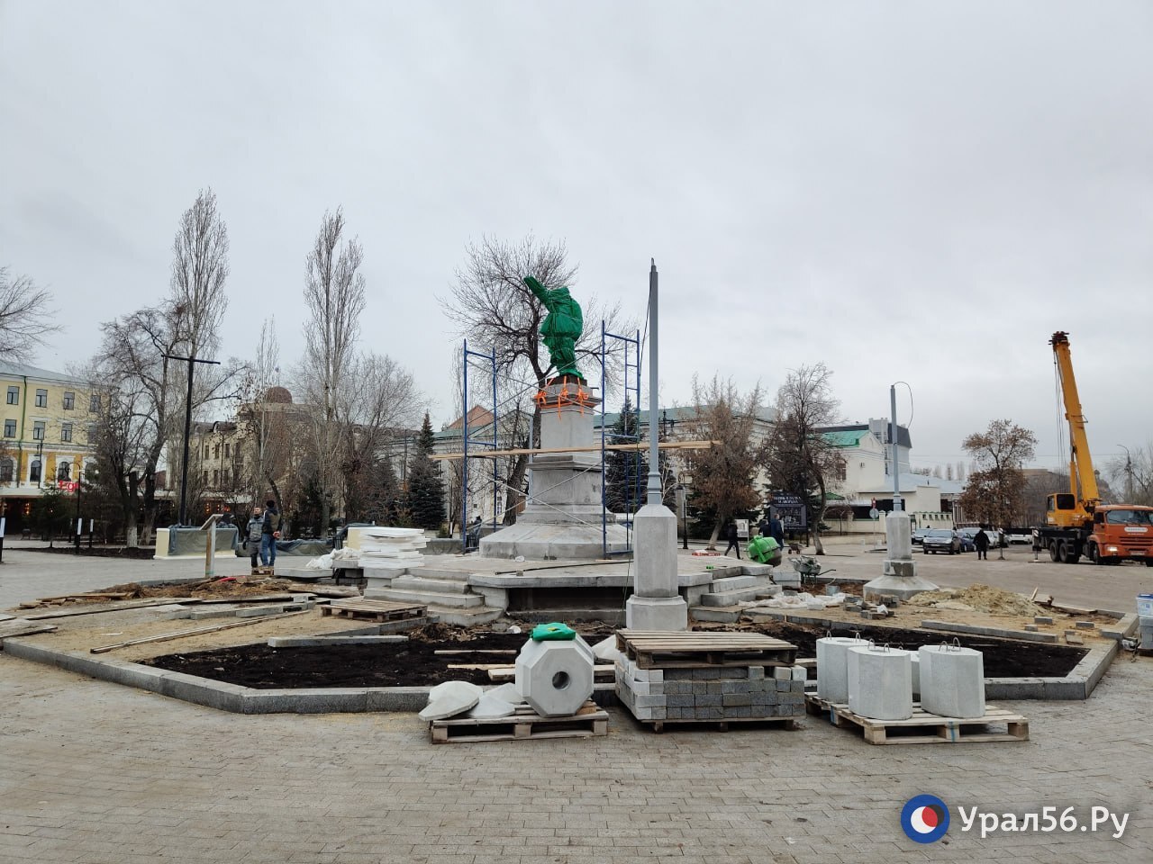 Памятник Ленину на месте спустя много лет