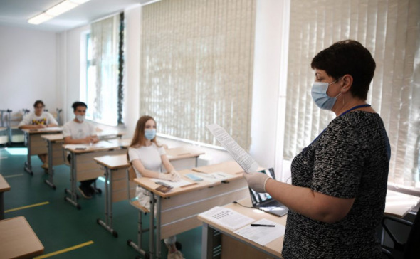Роспотребнадзор Оренбургской области обязал вакцинировать всех сотрудников образовательных организаций