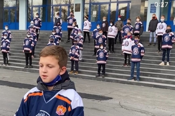 Глава города Орска разрешил тренировки юным хоккеистам
