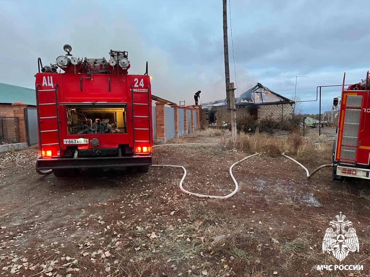 На месте пожара. Фото МЧС по Оренбургской области (архив)
