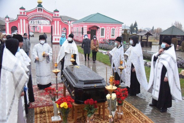 В селе Городище Оренбургской области похоронили протоиерея Сергия Демакина, который скончался от Сovid-19 