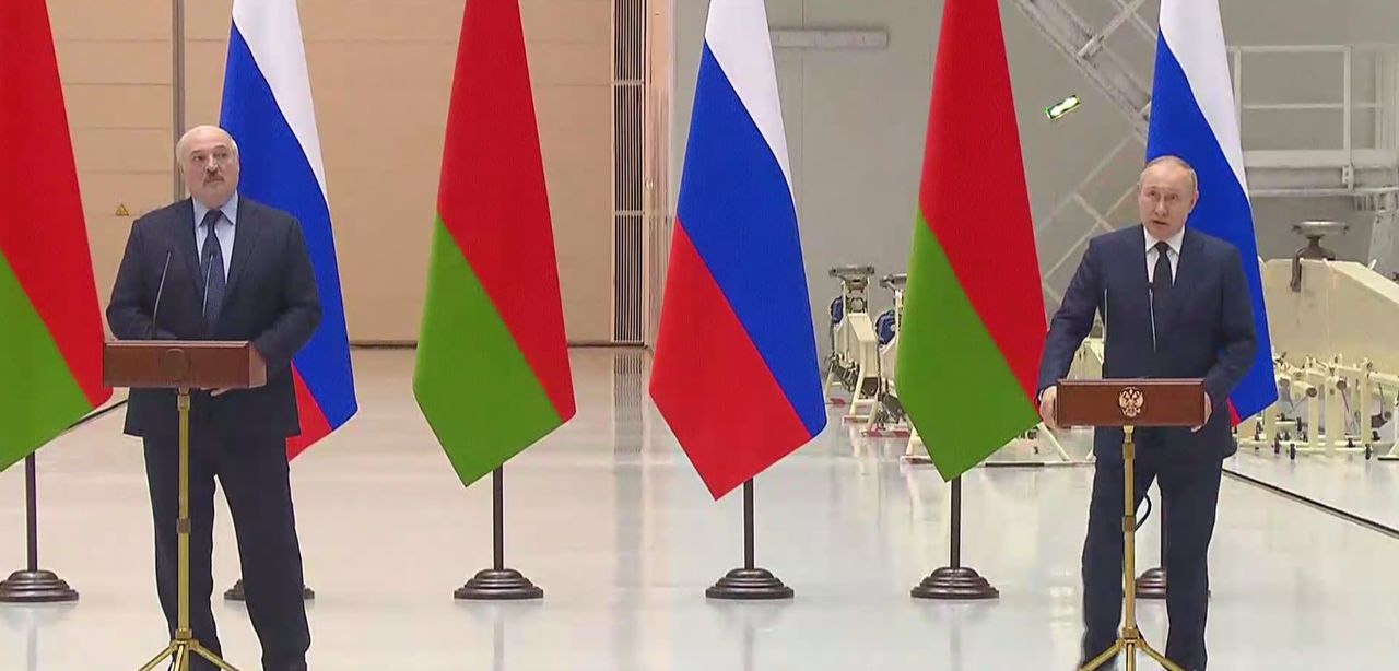 Переговоры Путина и Лукашенко сегодня. Скрин из видео РИА Новости. В этот момент Путин комментирует Бучу