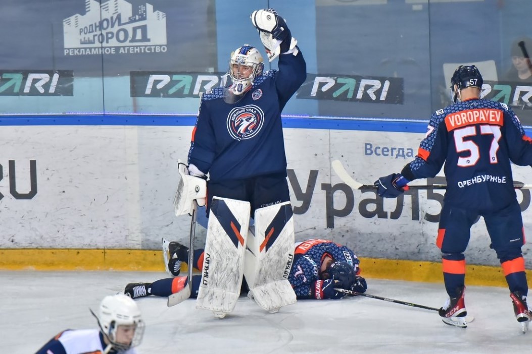 ХК «Южный Урал» уступил ХК «Нефтяник» с разгромным счетом 2:9
