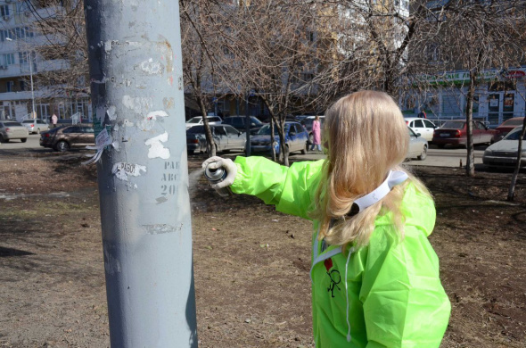 В Оренбурге волонтеры закрасили 200 наркограффити