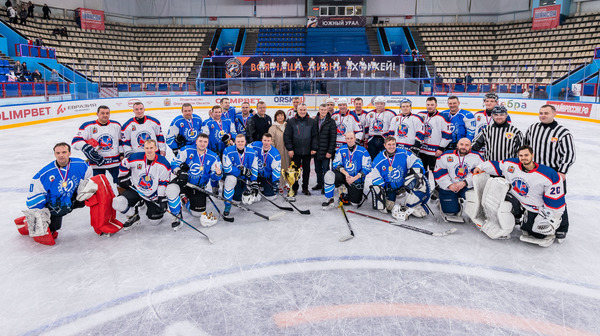 Хоккеисты «Южного Урала» сражались за кубок «ФортеИнвест». Большой спортивный праздник в «Юбилейном»