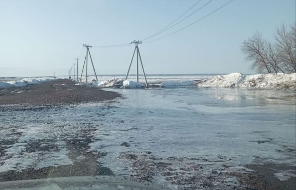 Жители поселка Чкалов под Оренбургом показали, как во время паводка выглядит потенциальная площадка для строительства кладбища