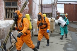 Комплексные учения 20-21.04.2010 в г.Орске 06.jpg