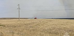 Пожар в Беляевском районе. Фото ГУ МЧС по Оренбургской области 