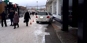 В Оренбурге в ДТП пострадал ребенок: 1,5-годовалая девочка выпала из коляски на тротуар