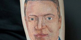 Известная радиоведущая пообещала сделать тату с портретом мэра, если в Орске сделают дороги