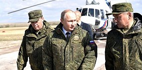 Владимир Путин следит за военными учениями в Оренбургской области 